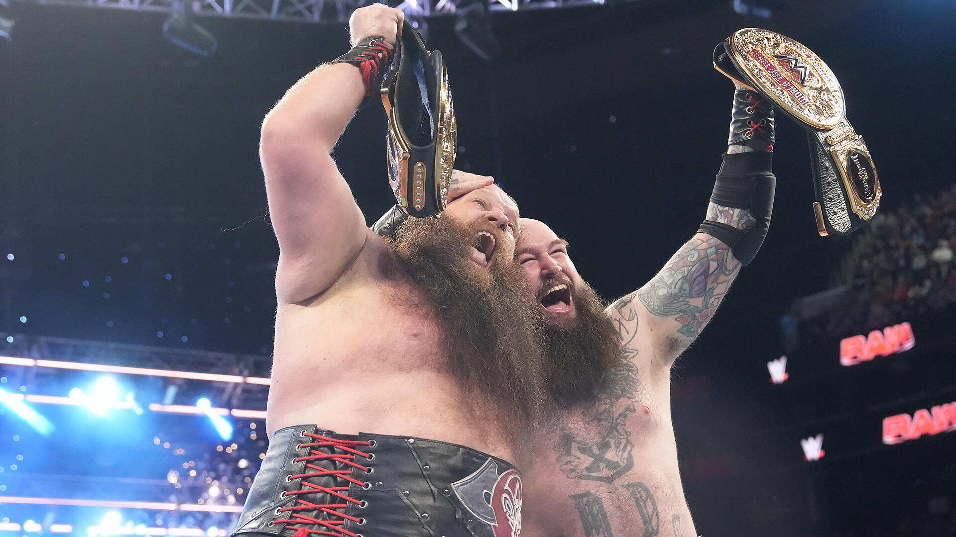 WWE最新动态揭秘,摔跤场上的暖心瞬间