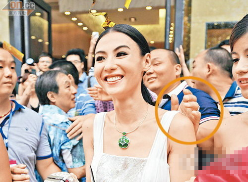 揭秘明星揉胸背后的秘密，小巷特色小店探秘之旅