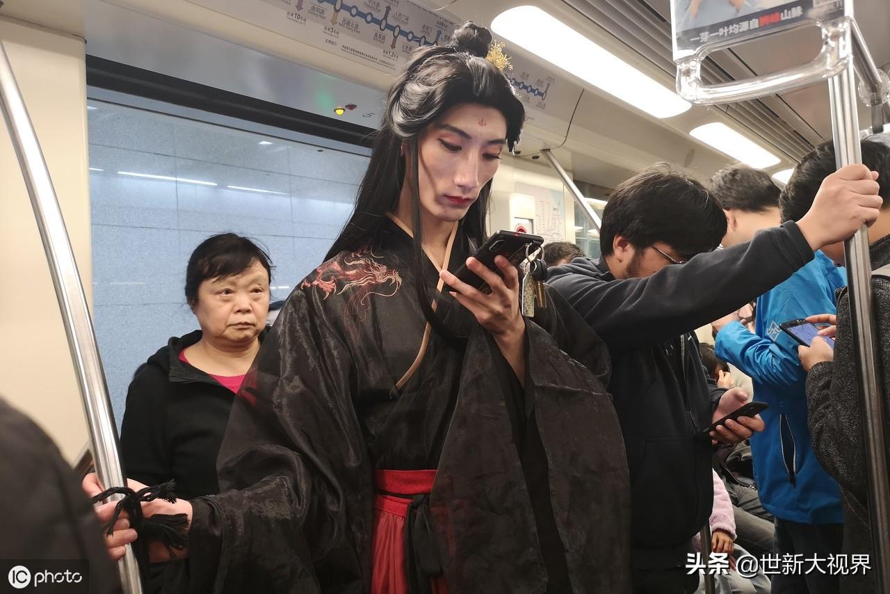 演员男扮女装神器——高科技变身魔盒，开启跨性别表演新纪元