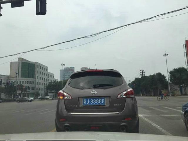 时代进步下的显著标识，最新国产车牌亮相