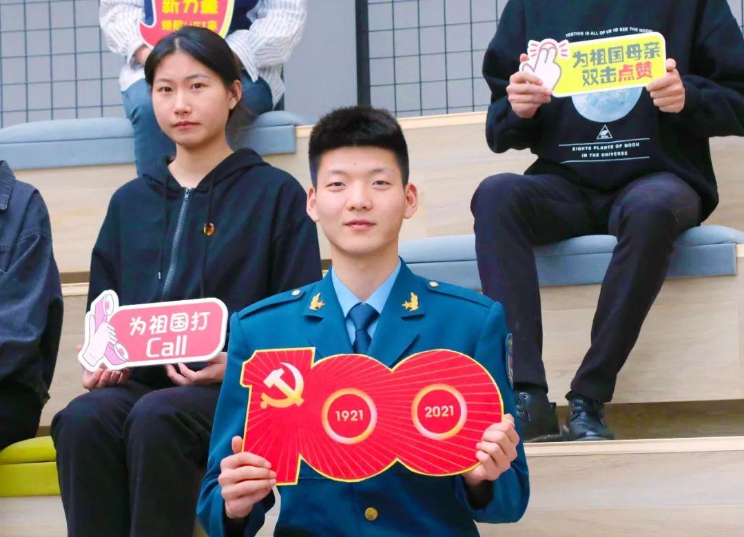 数字时代的职场新纪元，钉钉微博最新动态观察